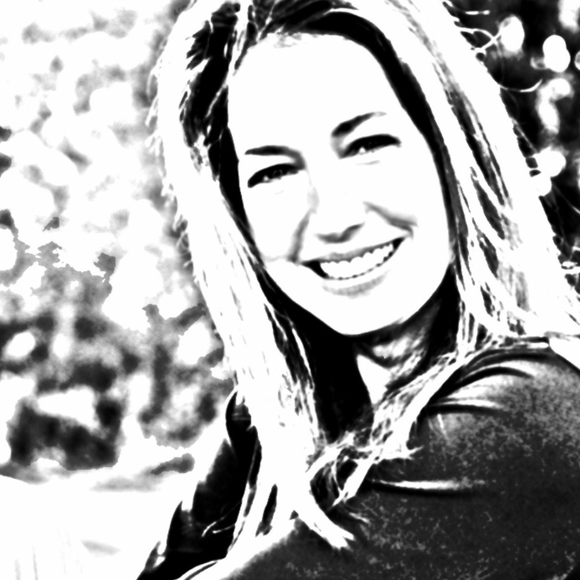 Meet your Posher, Robyn Smith Tweedy - Picture 6 of 8